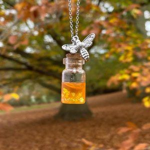NWT Silver Honeybee Bee Jar Honey Pendant Necklace